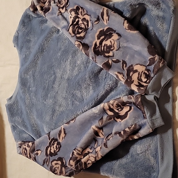 Slip over Women's top - Picture 2 of 3